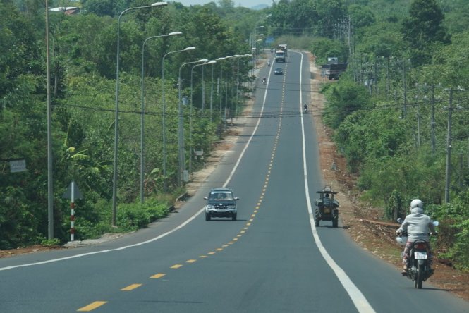 Vạch trắng nét liền