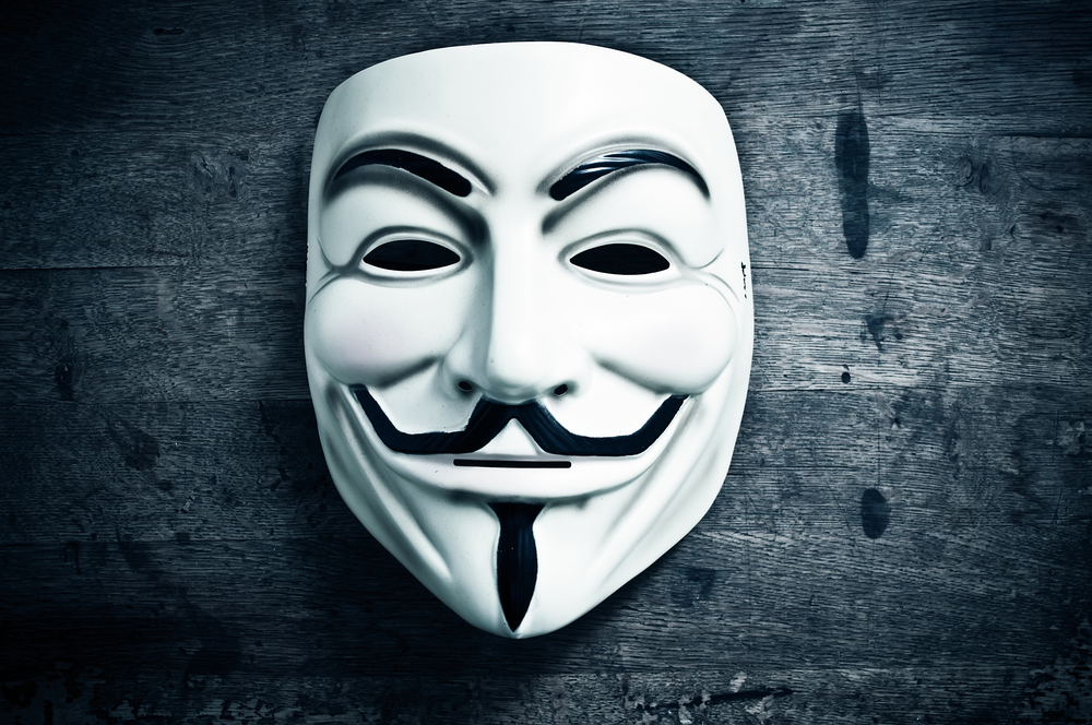 Mặt nạ Guy Fawkes bạn có thể dễ dàng mua được trên các sàn thương mại điện tử