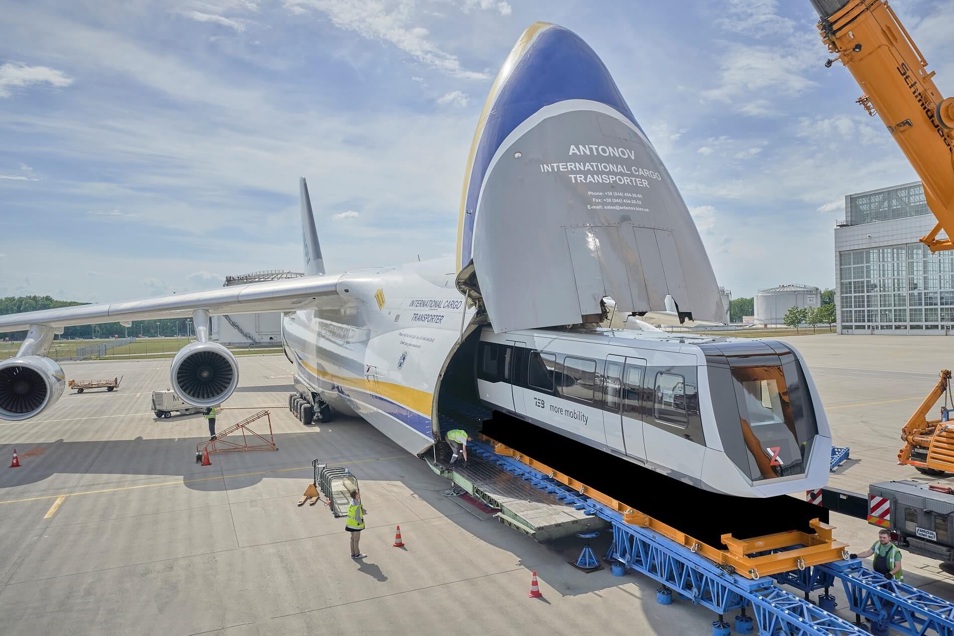 Máy bay to nhất thế giới Atonov AN-225 bị phá huỷ 1