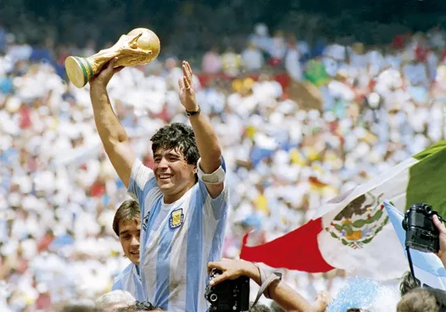 Maradona là ai? 1